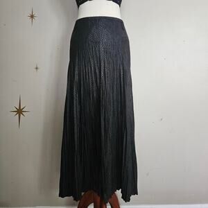 Tribal Sz 16  Black Midi Maxi Skirt w Snakeskin Pattern Soft feel Crinkle